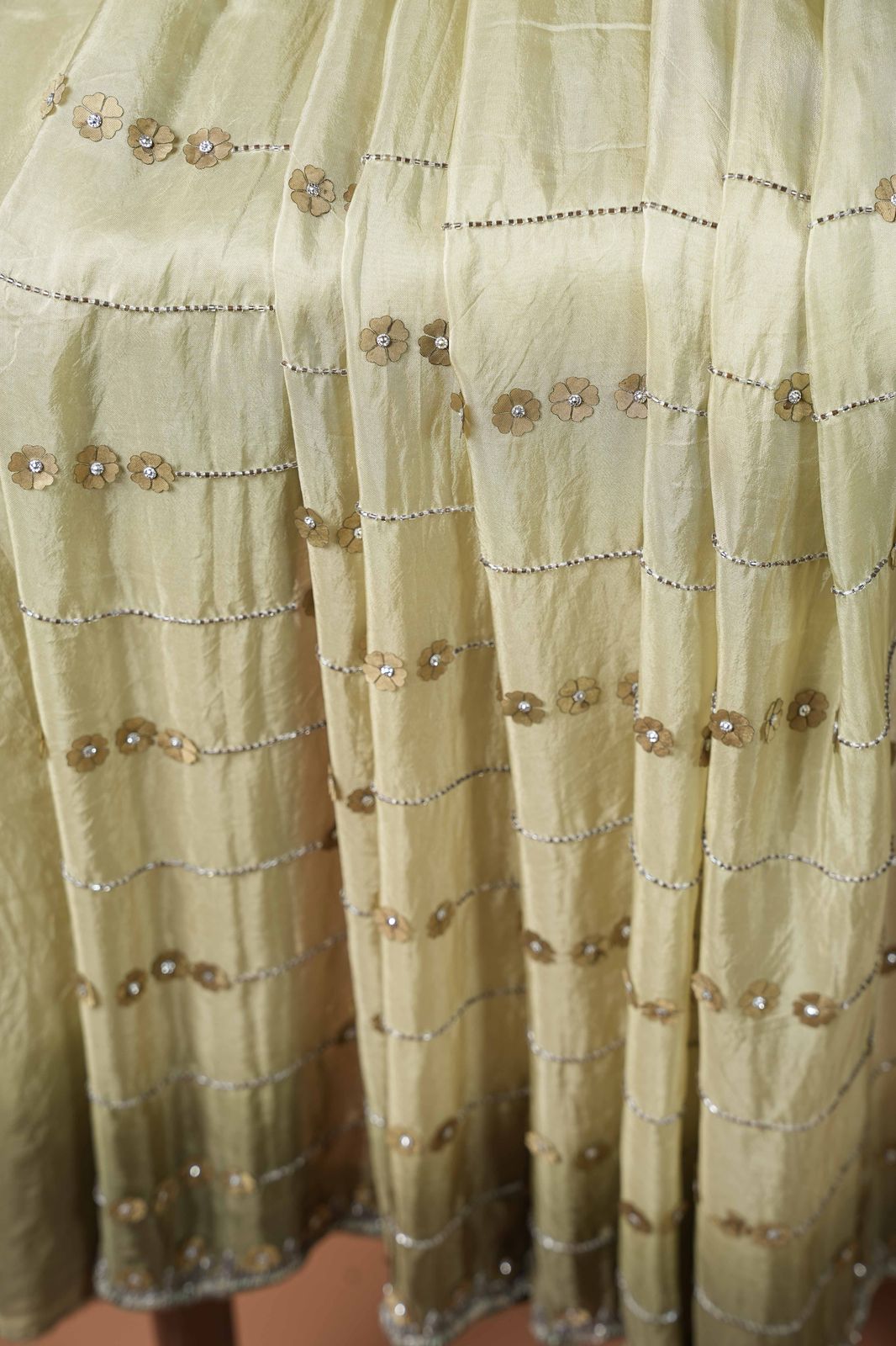 Fancy Handwork - Olive green