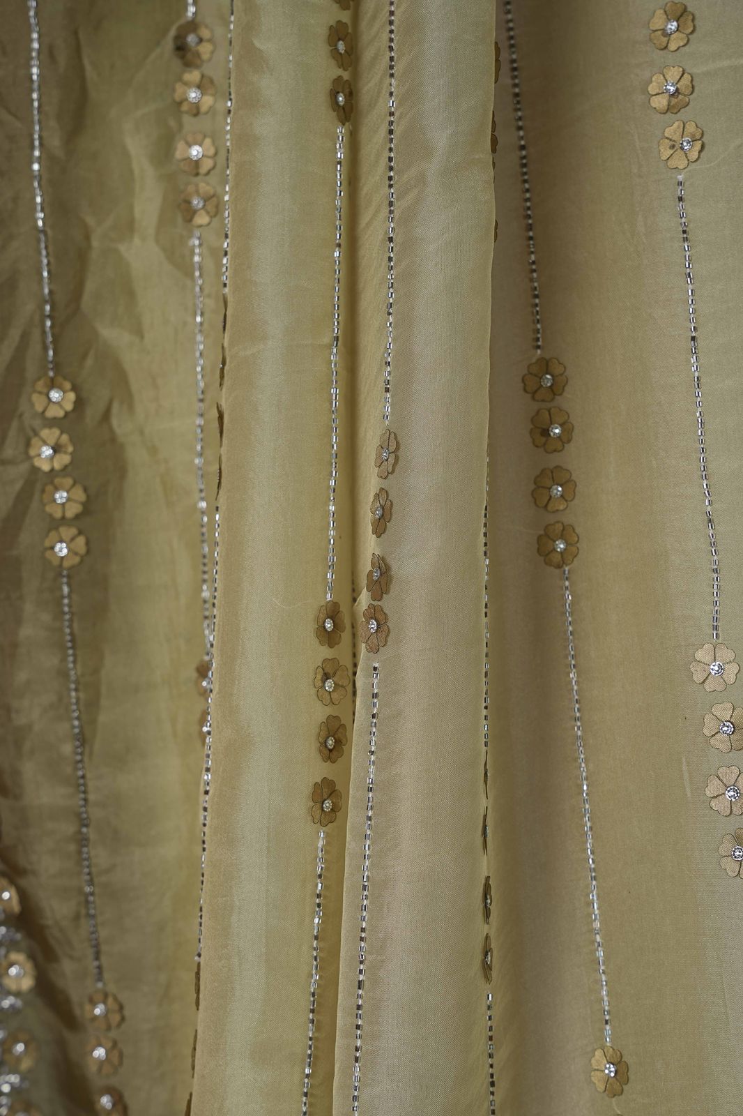 Fancy Handwork - Olive green