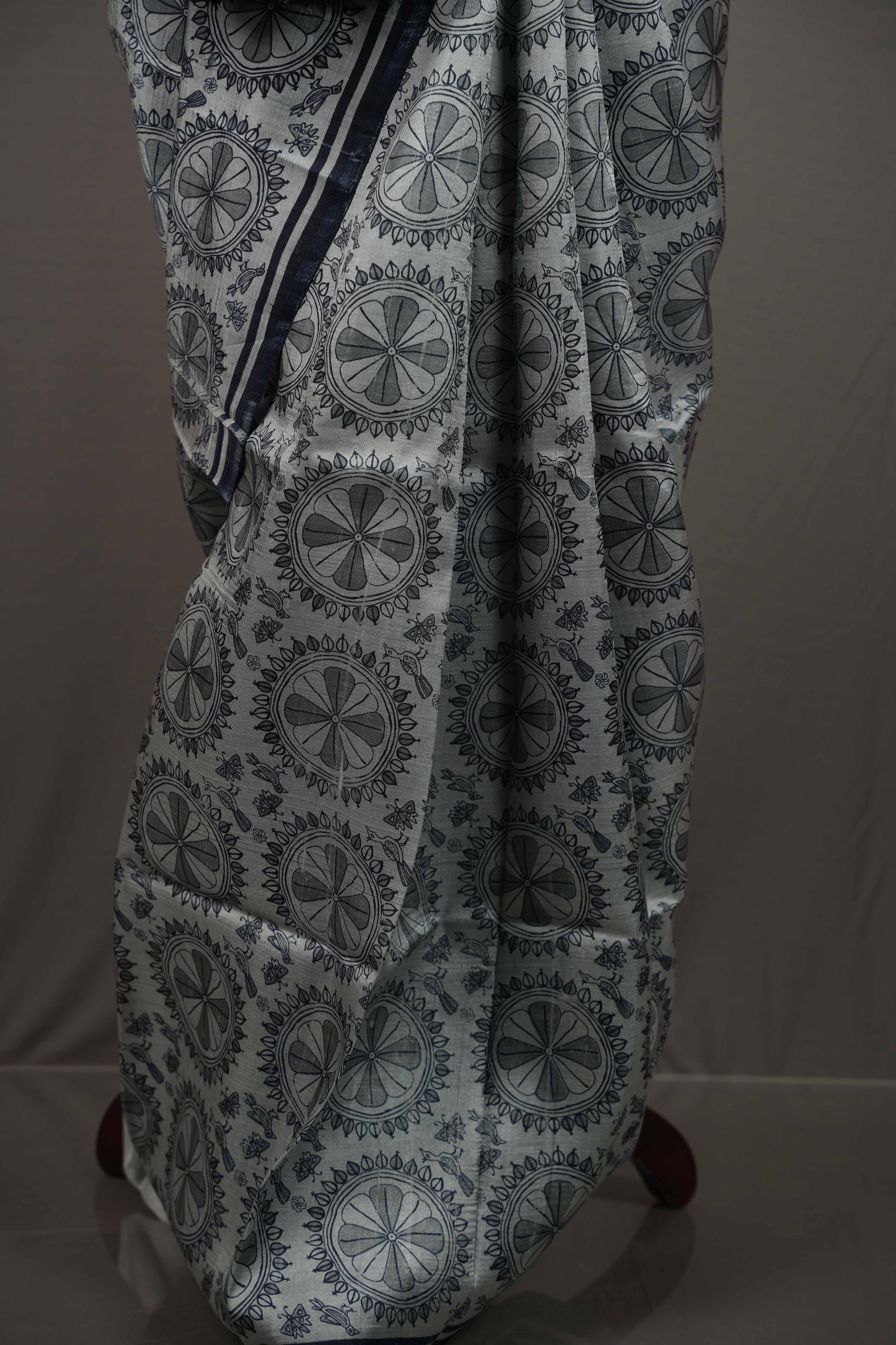 Soft Silk - Grey & Black