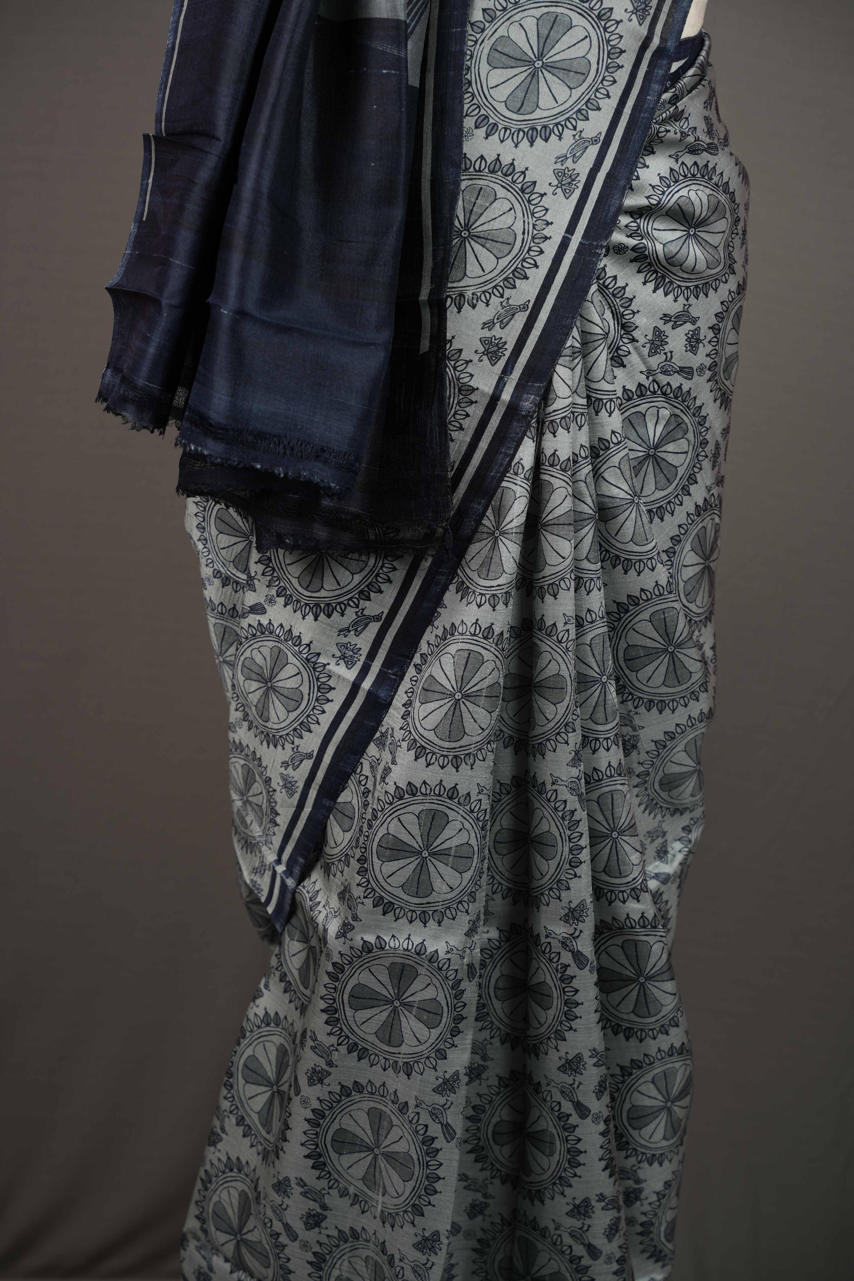 Soft Silk - Grey & Black